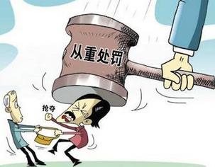 跟网友炒期货被骗 100%收益：让他直接给你钱不是更好？